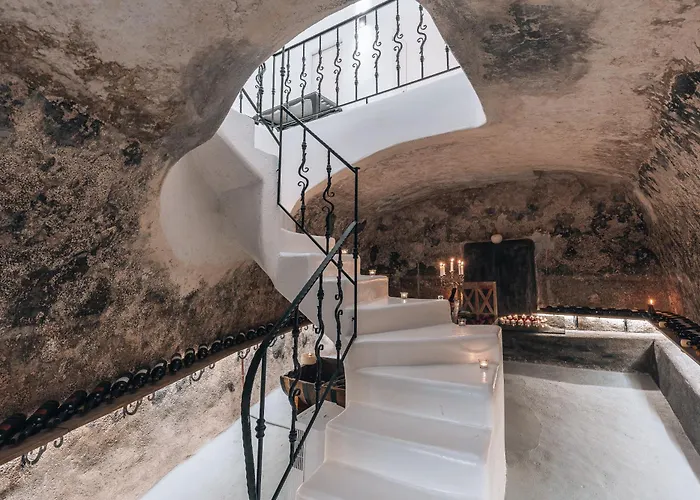 Opera Mansion Santorini *