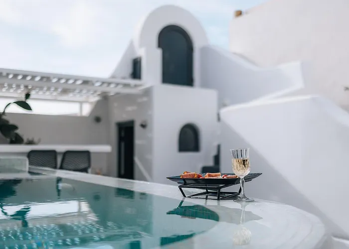 Opera Mansion Santorini Vila *