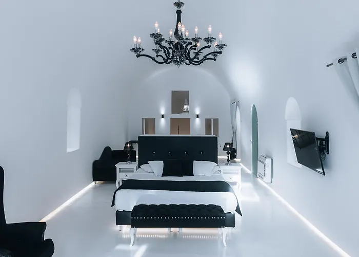 Opera Mansion Santorini Fira (Santorini)