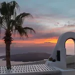 Opera Mansion Santorini *