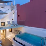 Opera Mansion Santorini * Тира
