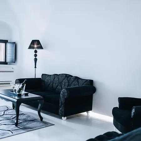 Opera Mansion Santorini Φηρά