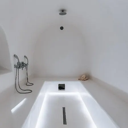 Opera Mansion Santorini Villa