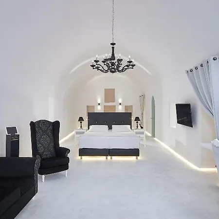 Opera Mansion Santorini Тира