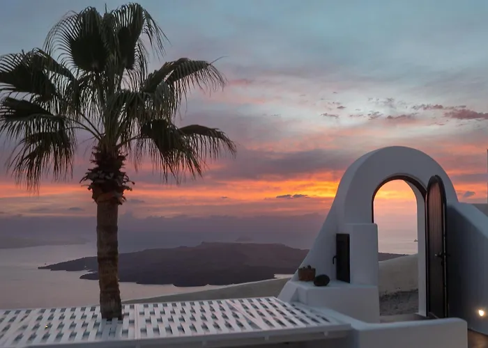 Opera Mansion Santorini *