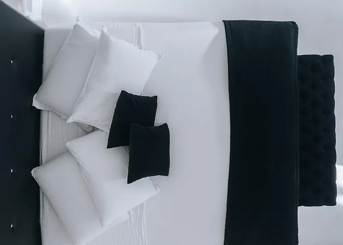 Opera Mansion Santorini *